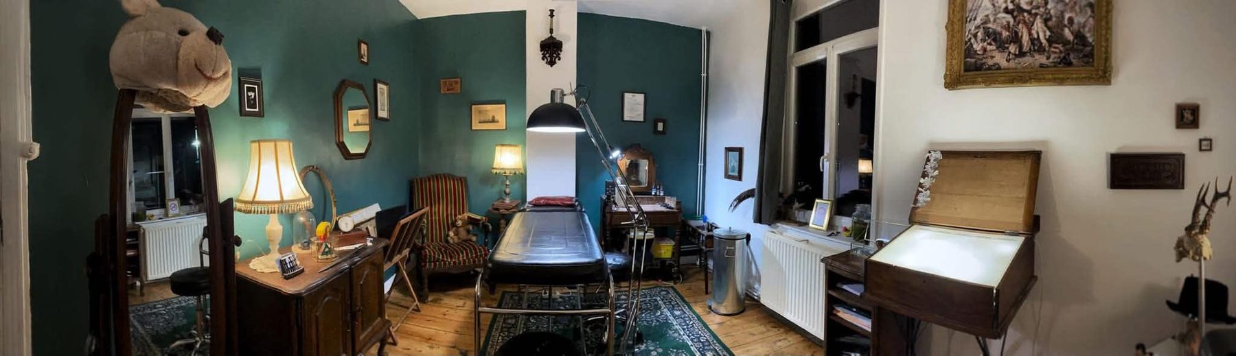 Vue panoramique de l'atelier de tatouage de Barbe Noire Tattoo à Mouvaux, cabinet privé, sur rendez-vous